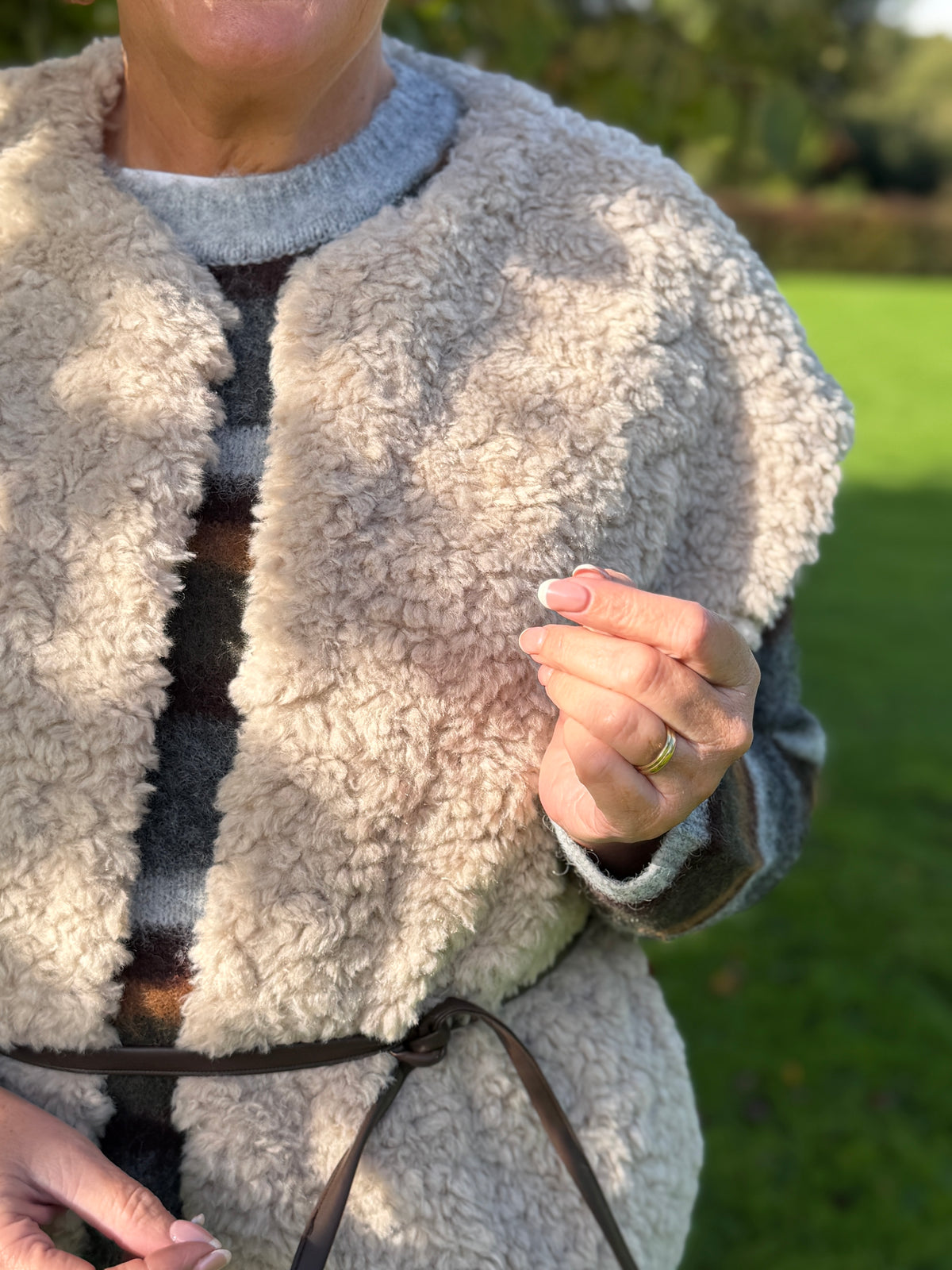 Sylyvana vest in Ice