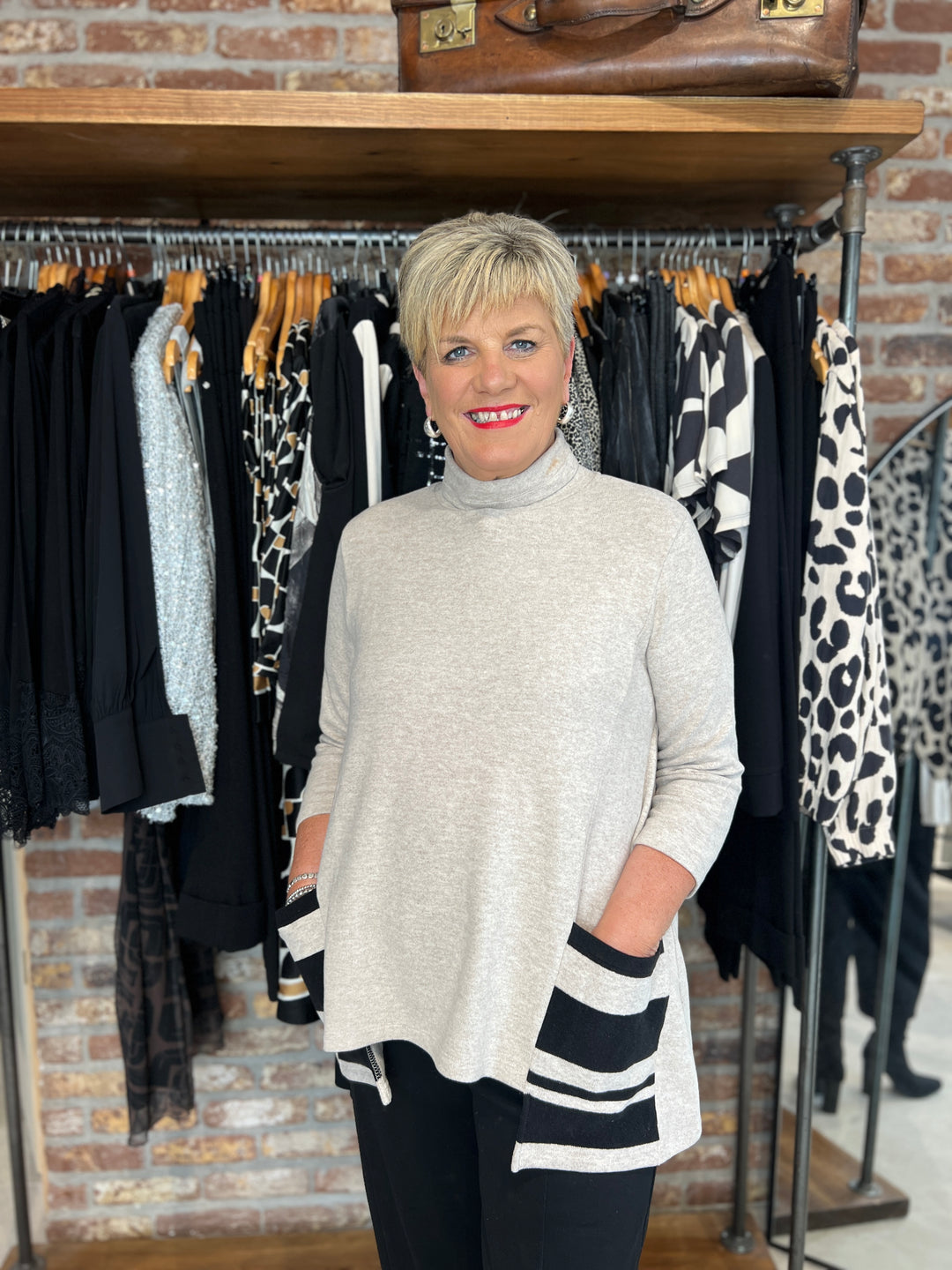 Peruzzi Stripe Pocket Fleece In Stone