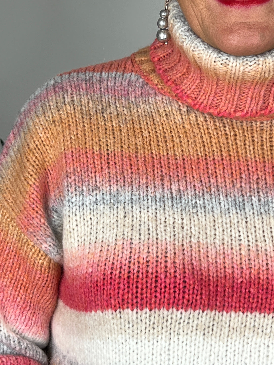 Milano Italy Turtle Neck Pullover In Coral multi