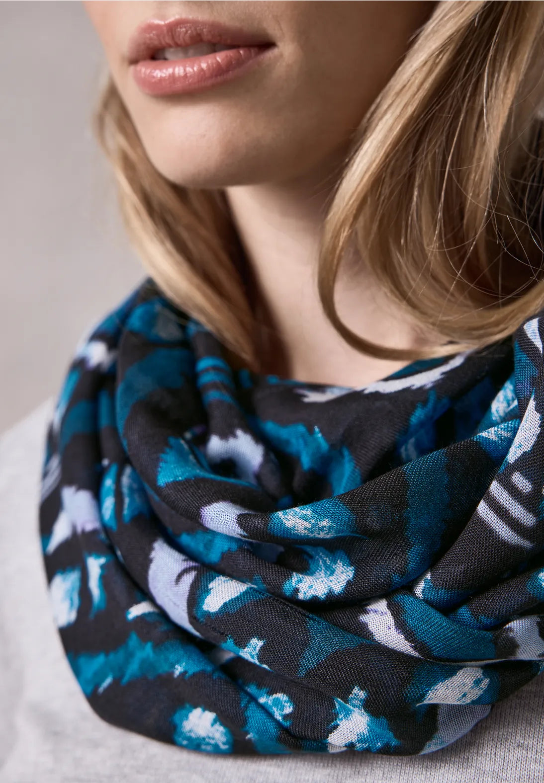 Cecil Print Loop Snood In Dynamic Aqua Blue