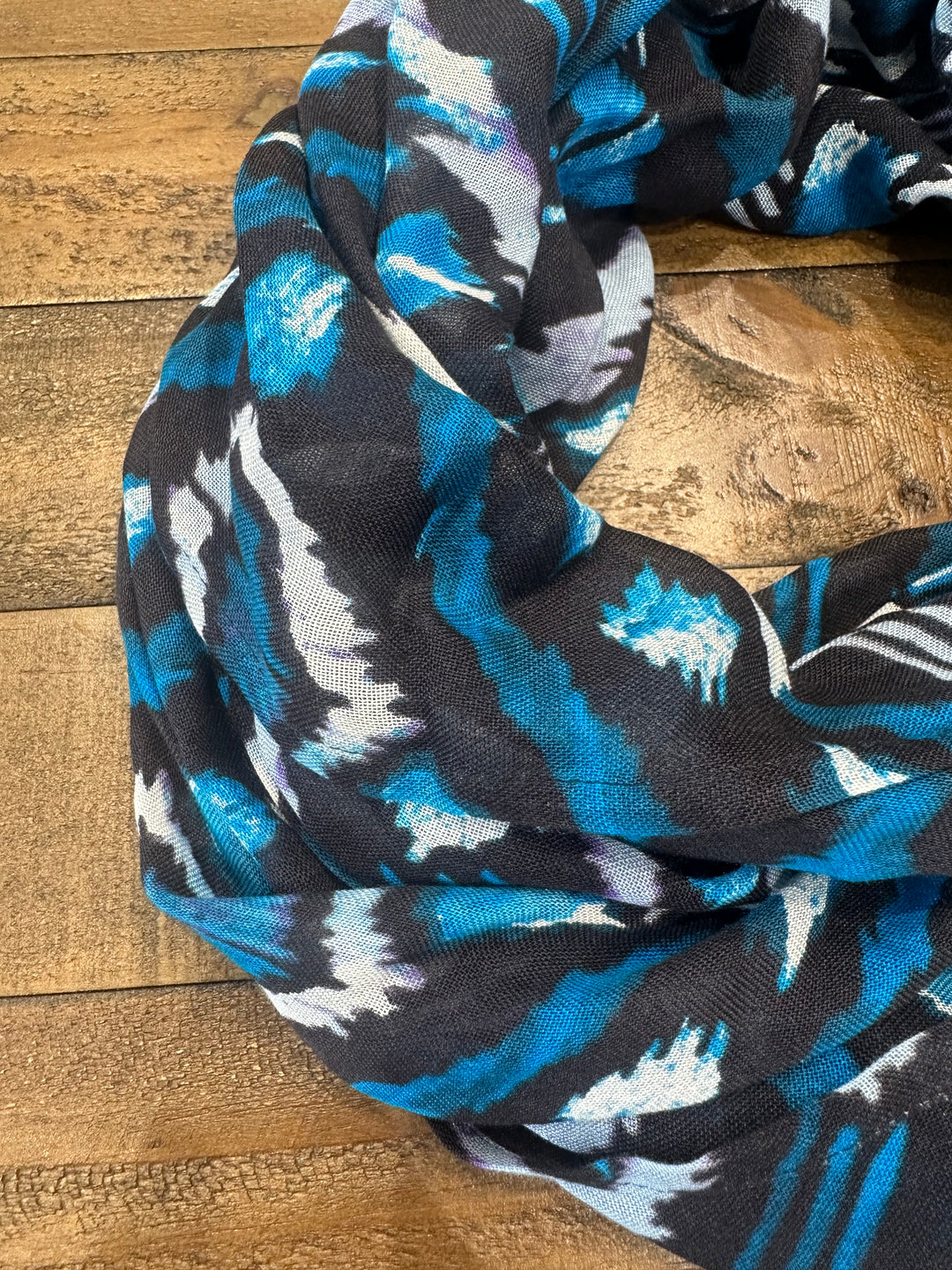 Cecil Print Loop Snood In Dynamic Aqua Blue