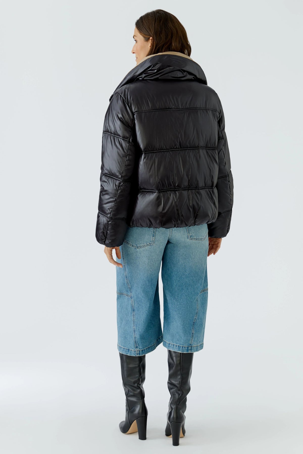 Puffer jacket in black