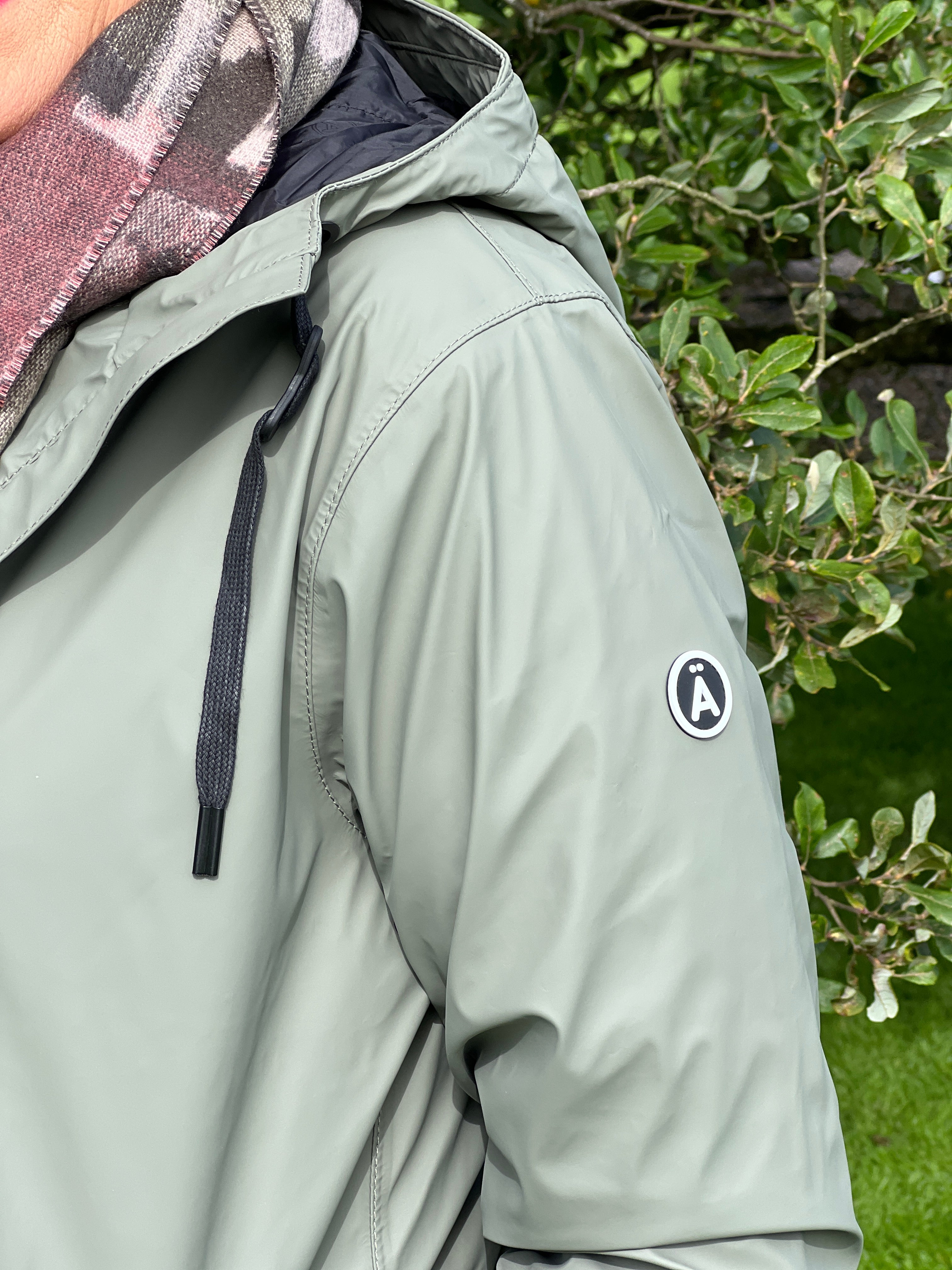 Tanta vand raincoat in Mulled Basil