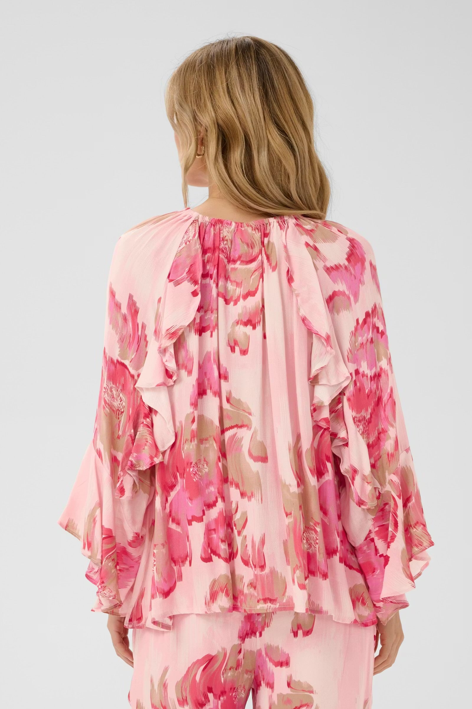 Saint Tropez shaded floral blouse In Pink