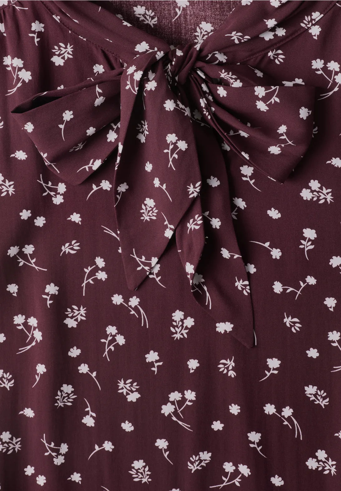 Ditsy print blouse with tie in rustic rouge