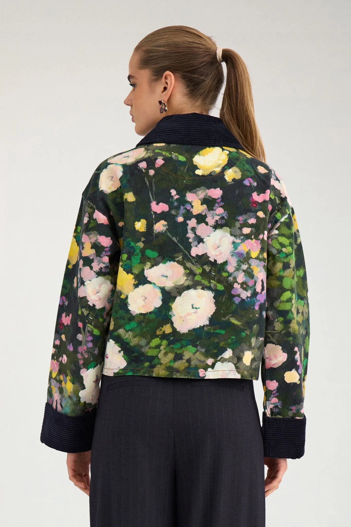 Nulissa floral jacket in botanical garden