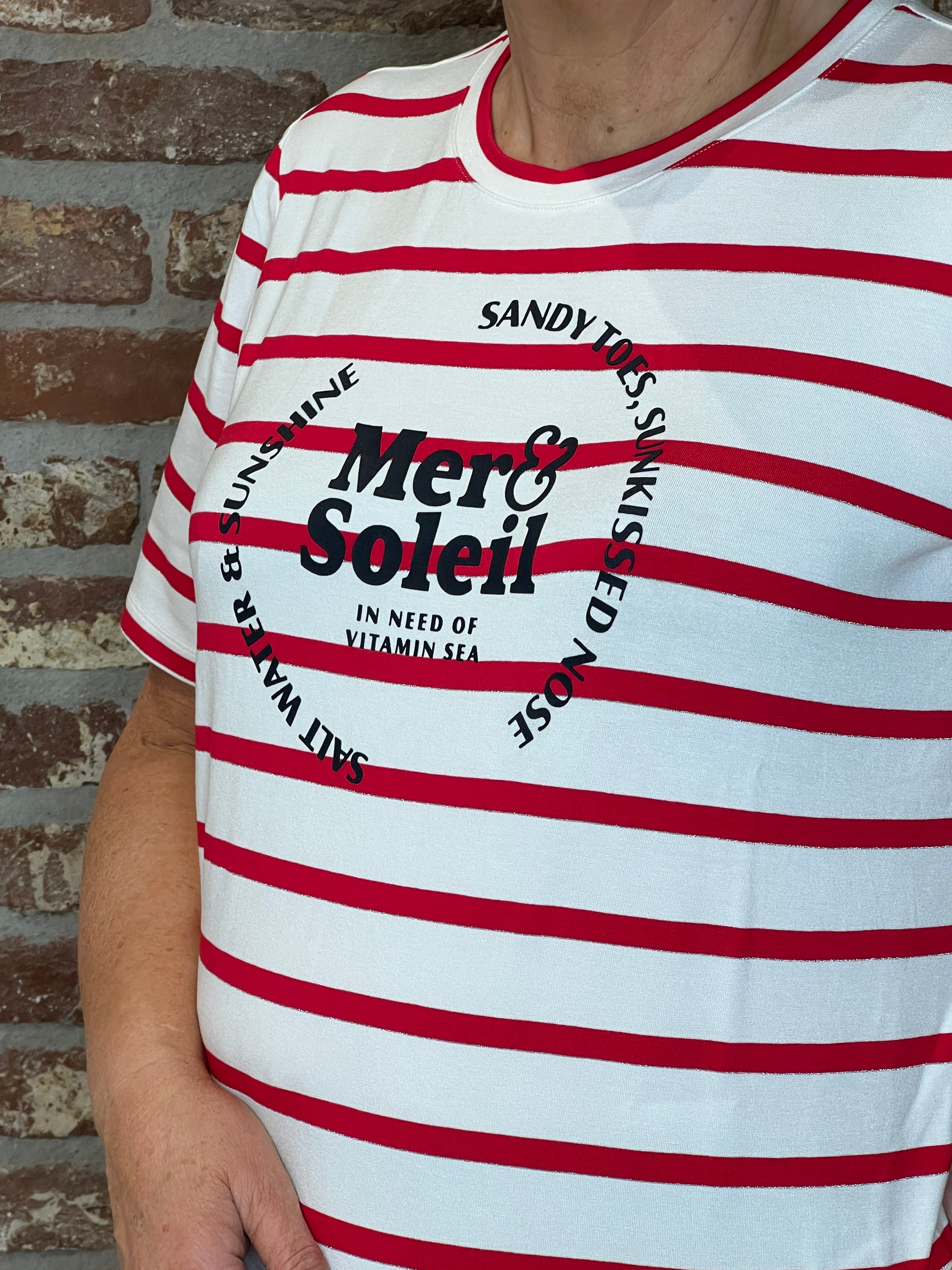 Cecil Circle Print T-shirt In glazed apple red