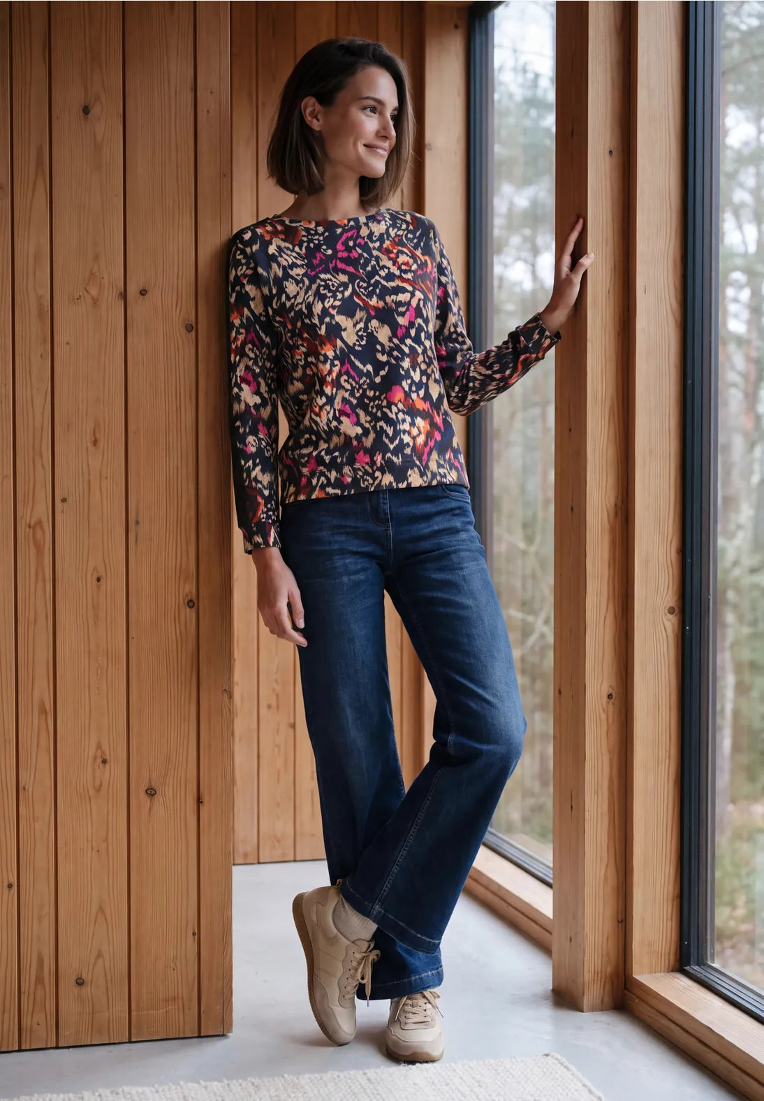Patterned top with tape in dark toffee brown