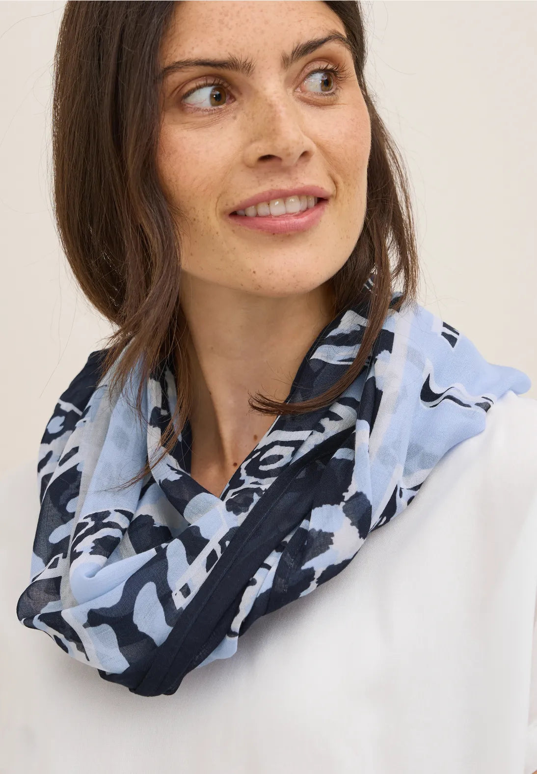 Cecil Leopard Loop Snood In Urban Dark Blue