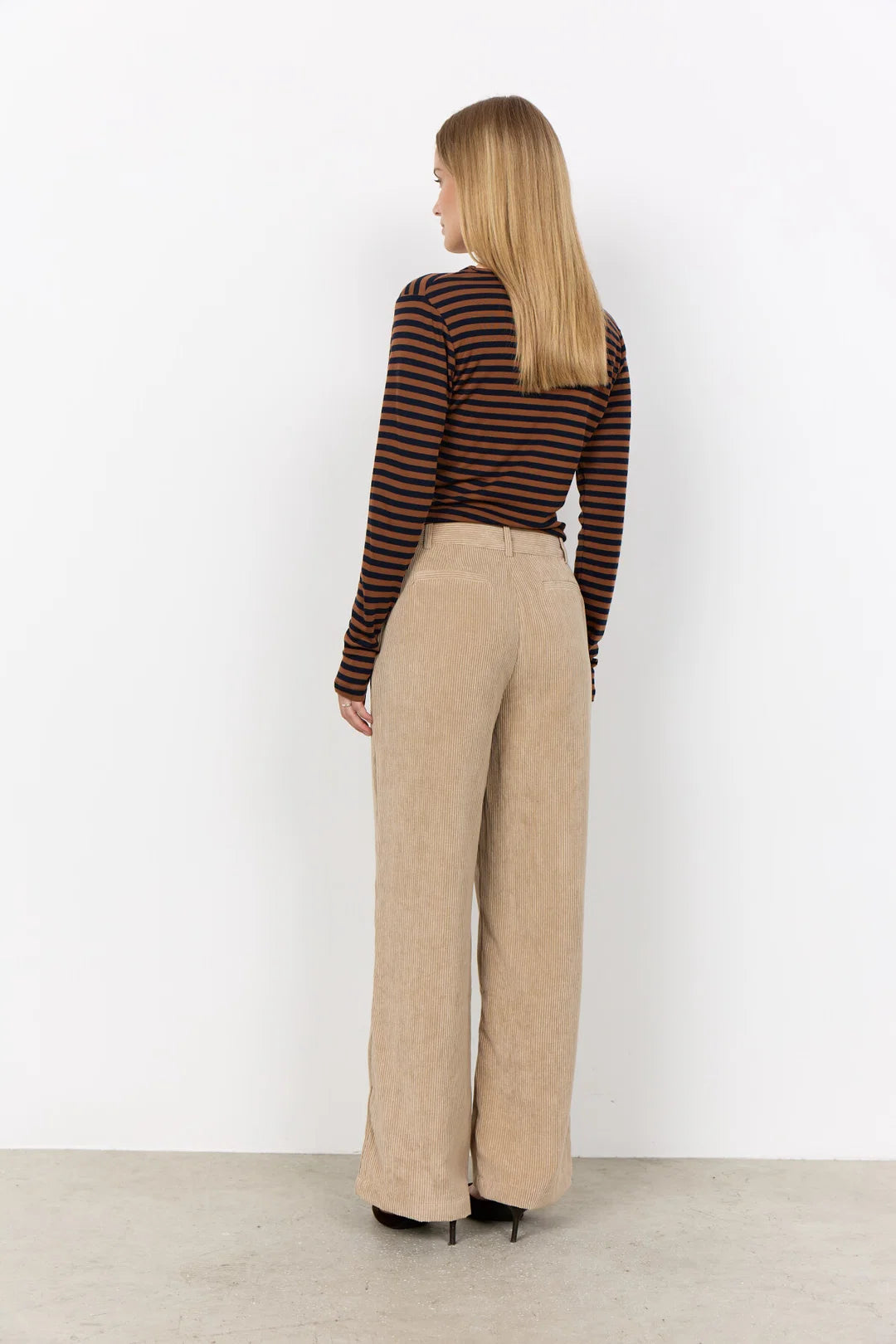 Helle Striped Top In Tan & Navy