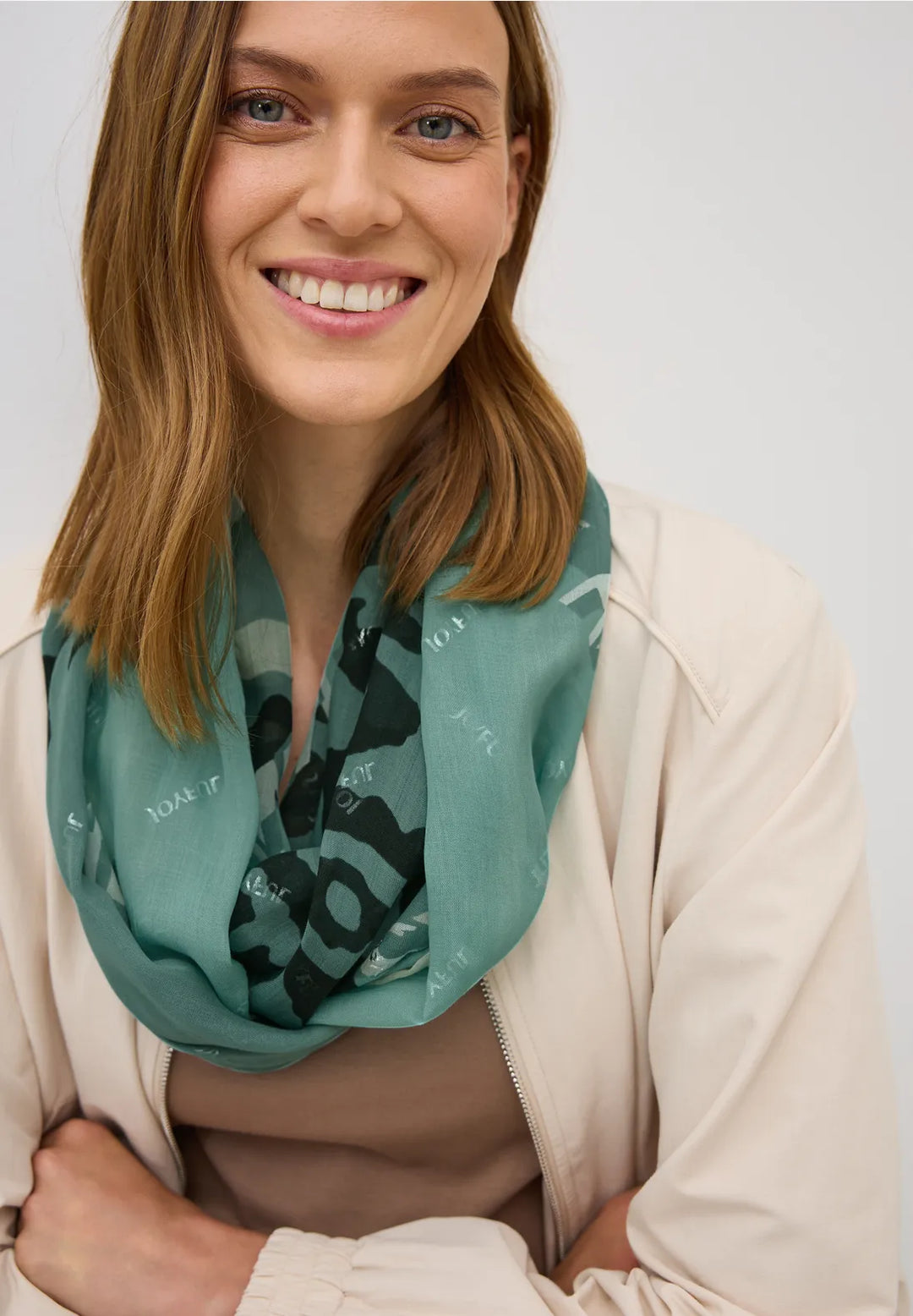 Cecil Foil Snood In Ink Green