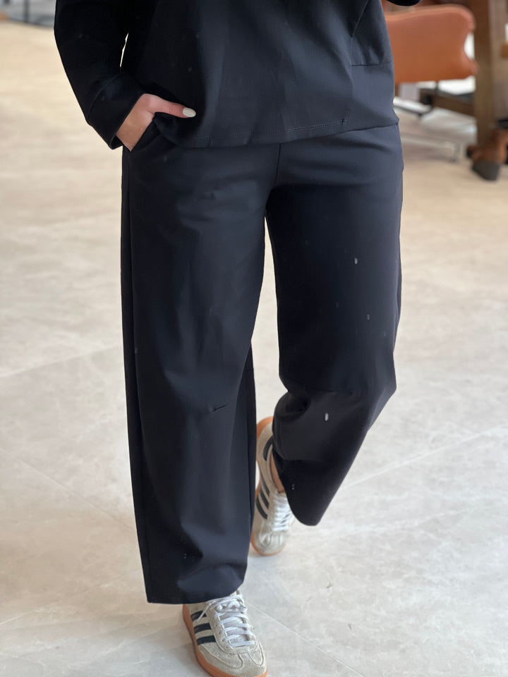 Deck By Decollage Wide Leg Trousers In Black