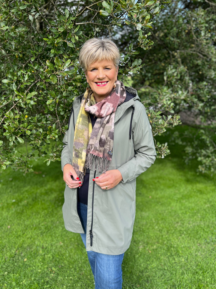 Tanta vand raincoat in Mulled Basil