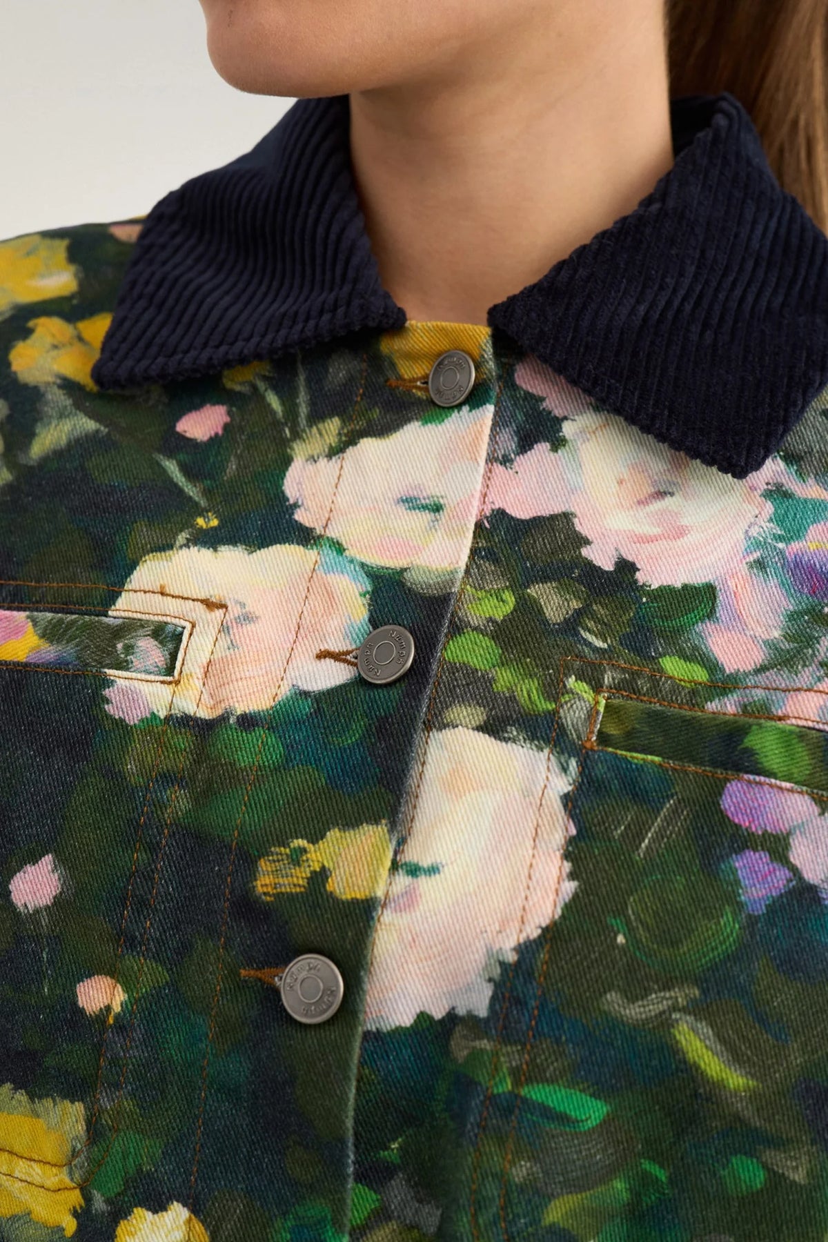 Nulissa floral jacket in botanical garden