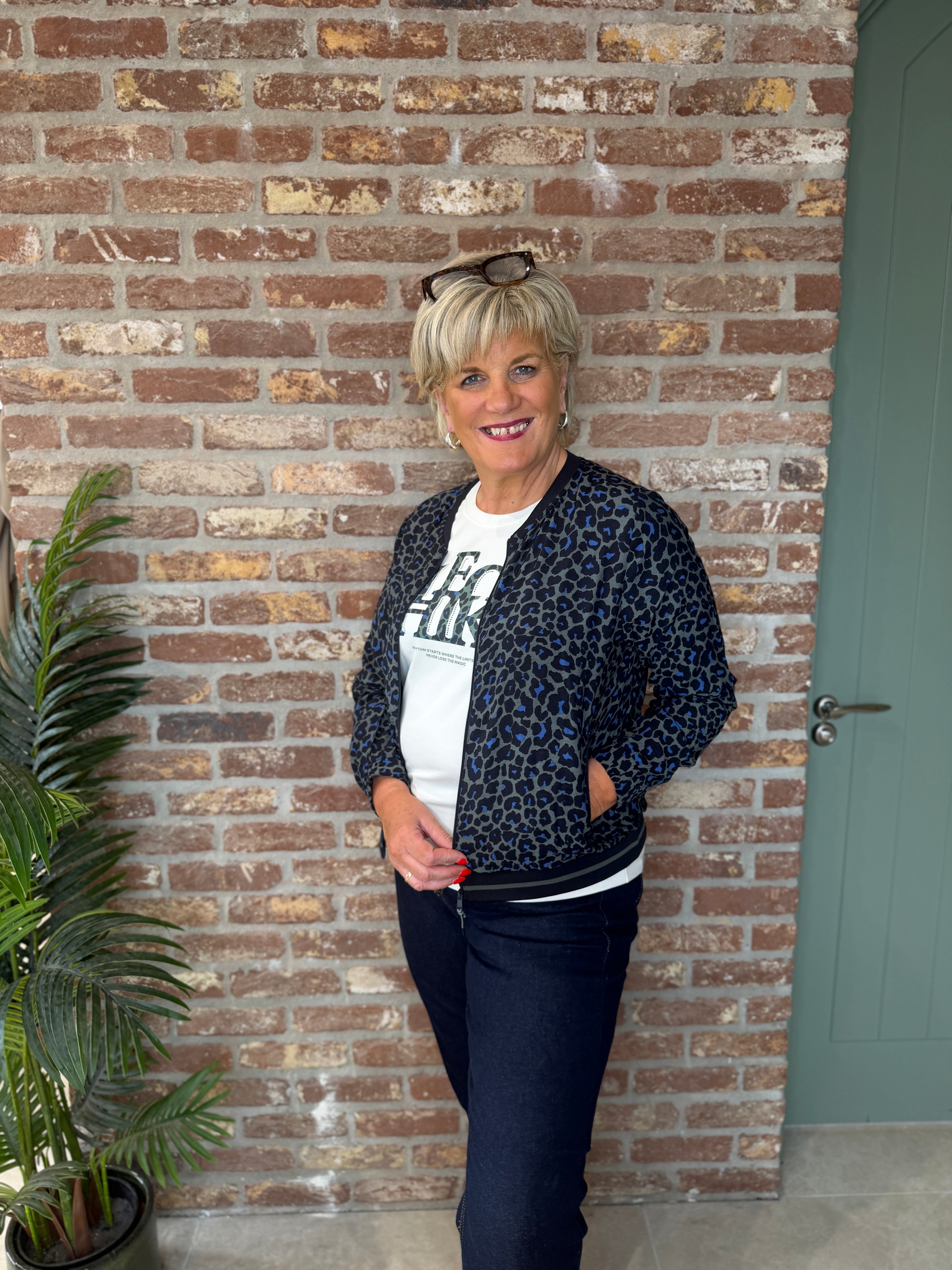 Leo Zipped jacket in dried olive green