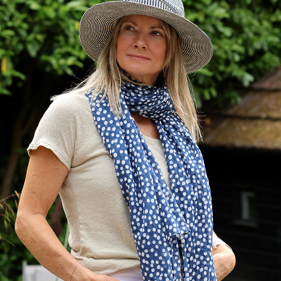 Pom Dotty Scarf With Tassels In navy