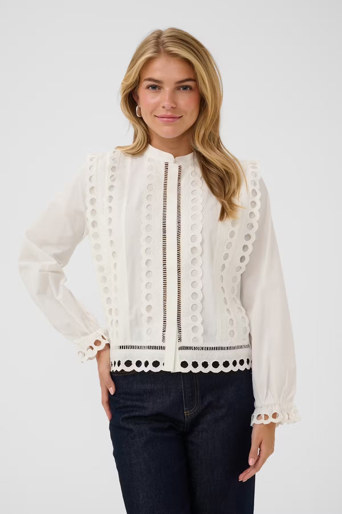 Cut-out detailing shirt in white