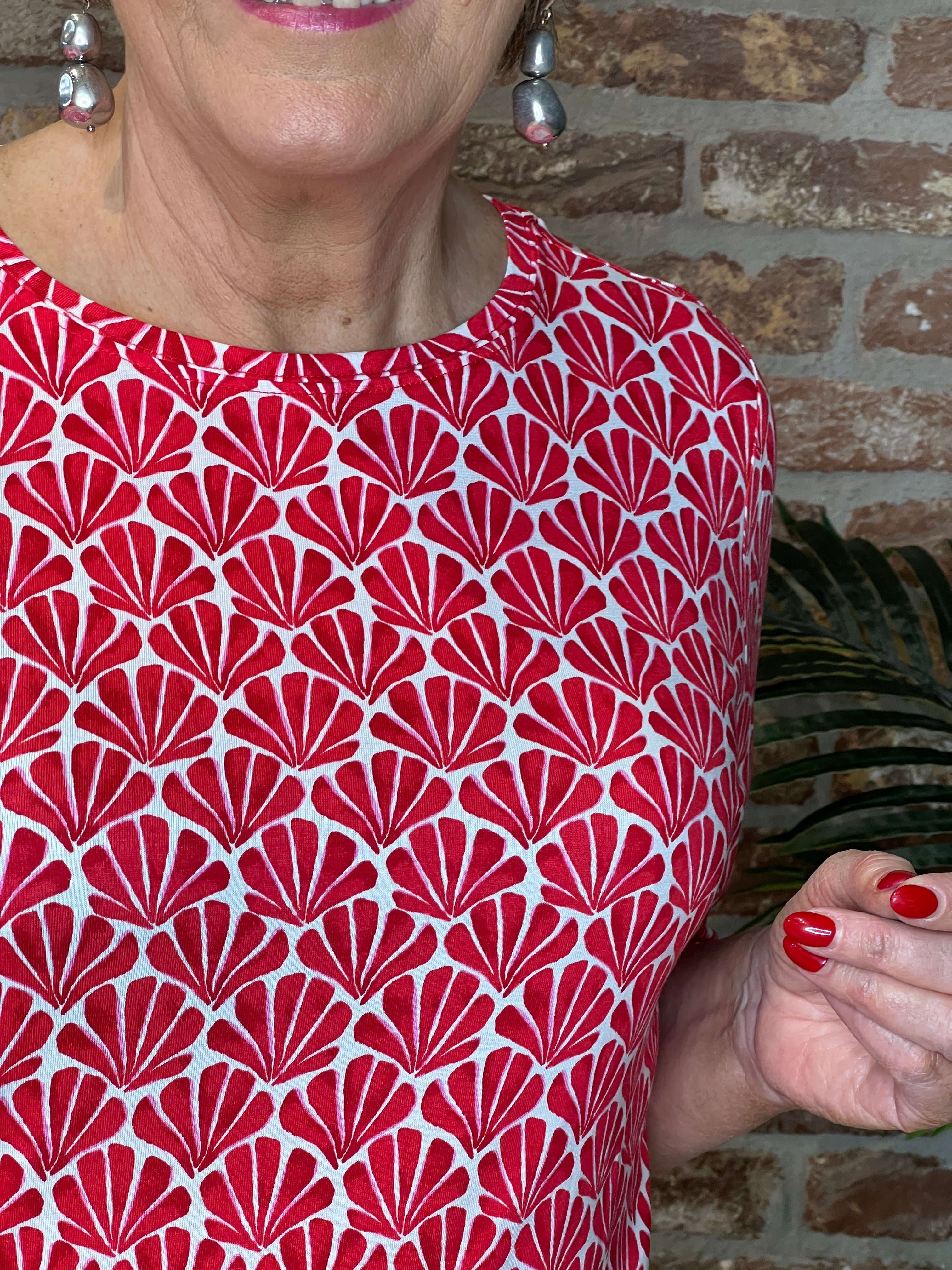 Cecil boatneck  print top In glazed apple red