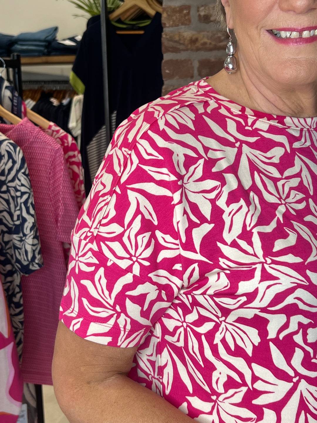 Cecil Floral patterned t-shirt In beetroot pink