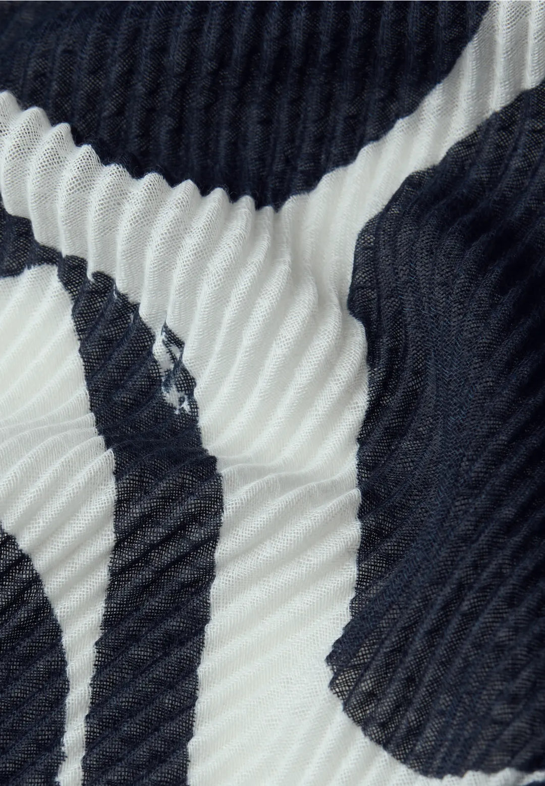 Street One Pleat Print Scarf In Shadowed Navy