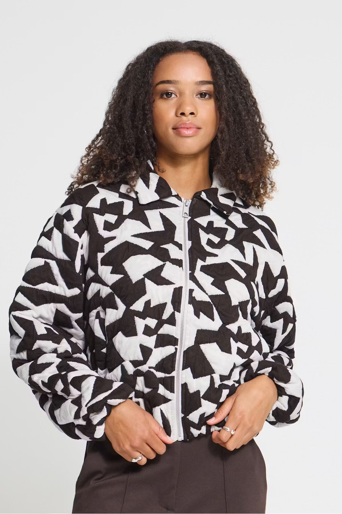 Kate Quilted jacket in brown & white