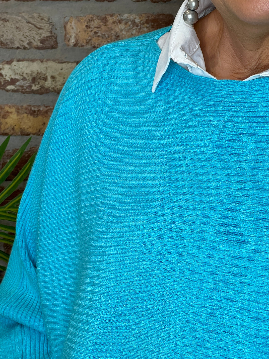 Deck By Decollage Layering Knit In Turquoise