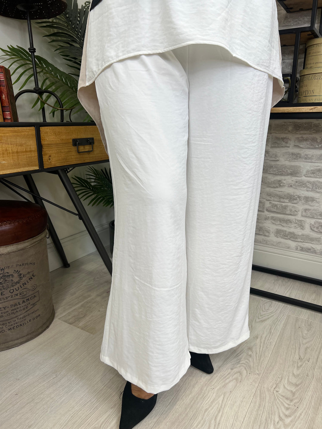 Ever Sassy Wide Leg Trousers In White
