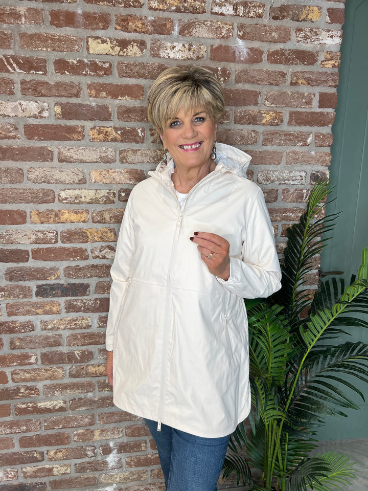 Tanta Brouillard Raincoat in Whitecap Gray