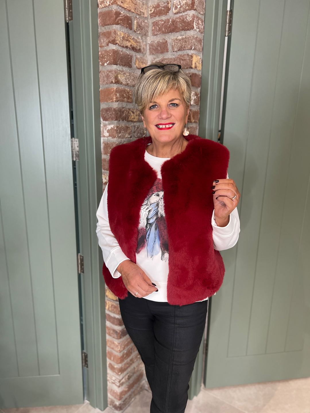 Milano Italy Faux Fur Vest In Vino