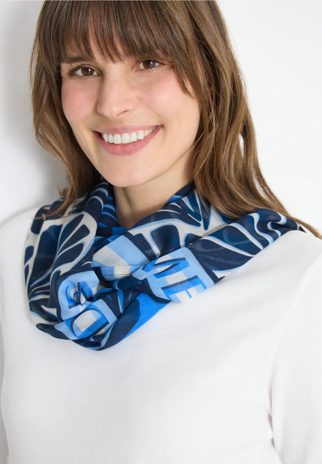 Cecil print Loop Snood In universal blue