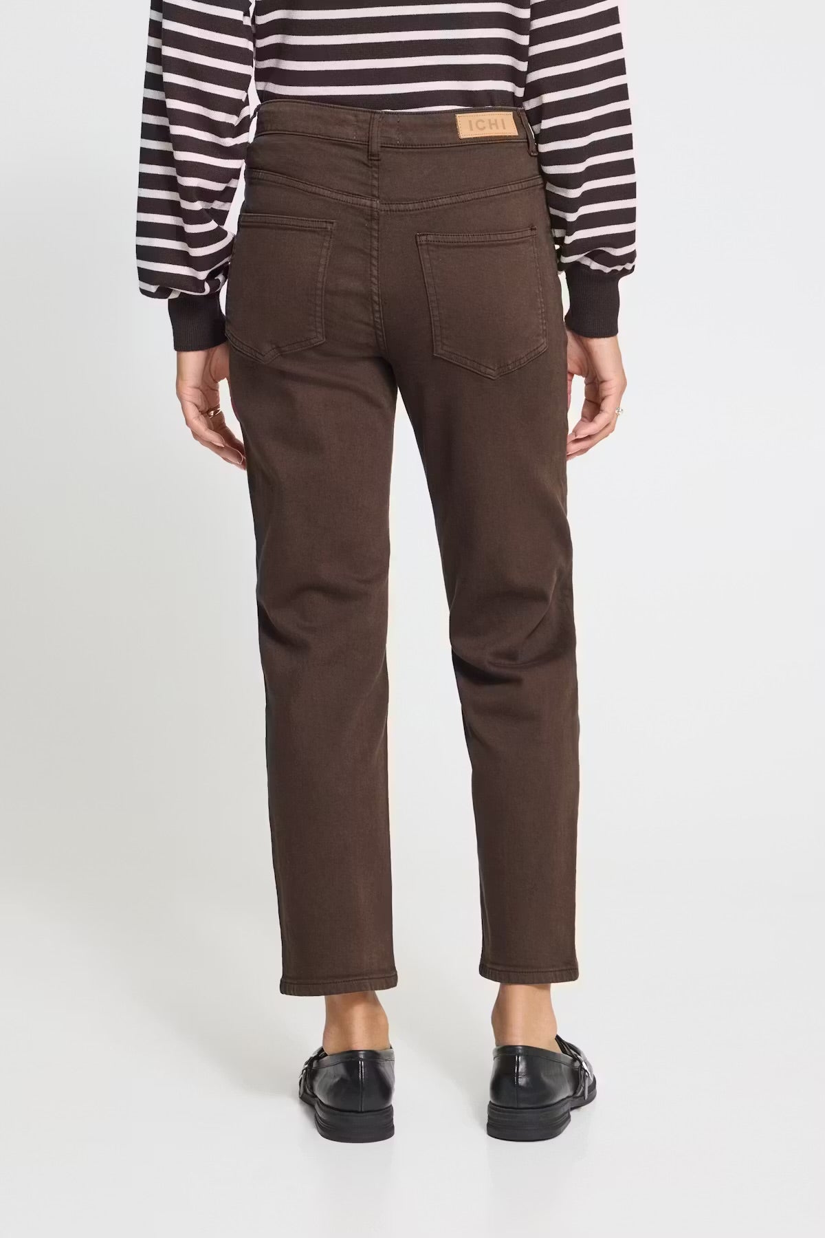 Twiggy Raven Cropped Jeans In Coffee Bean