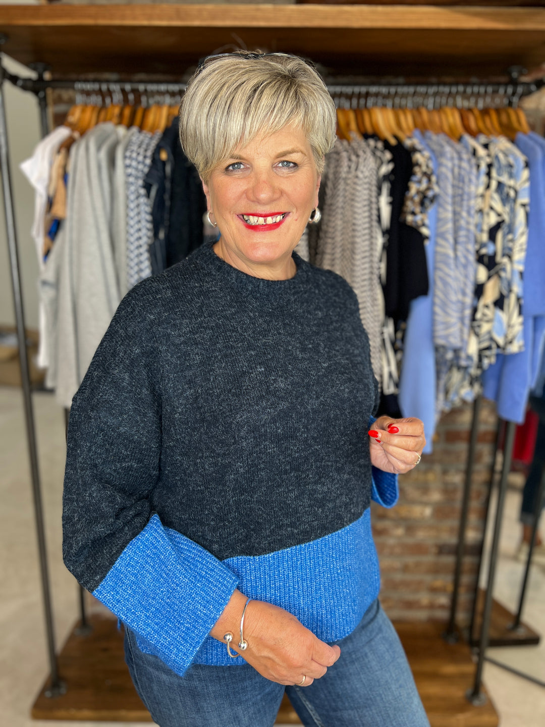 Culture Kimmy Pullover In Navy & Blue