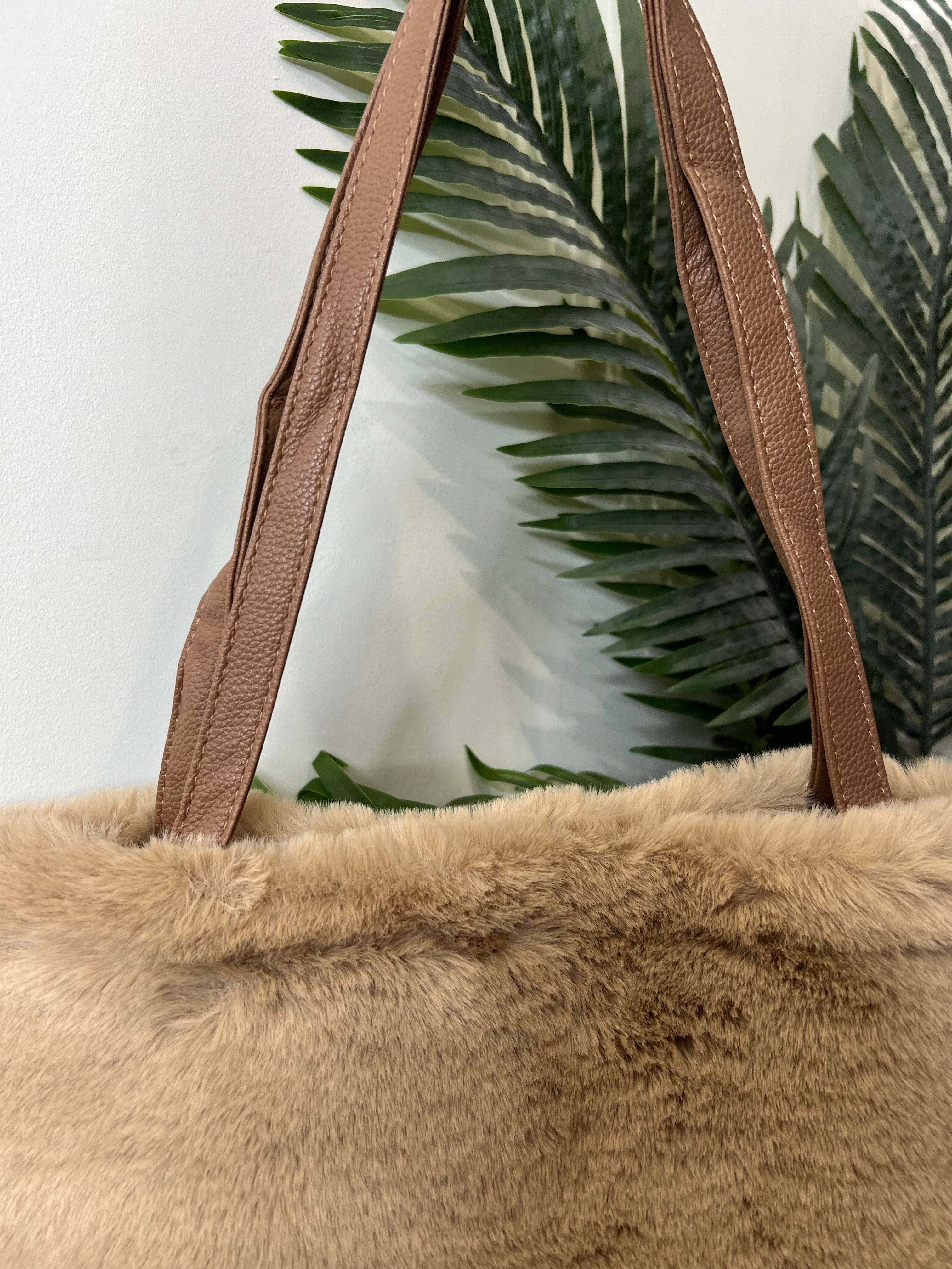 Olivia Tote Faux Fur Bag in Capuccino