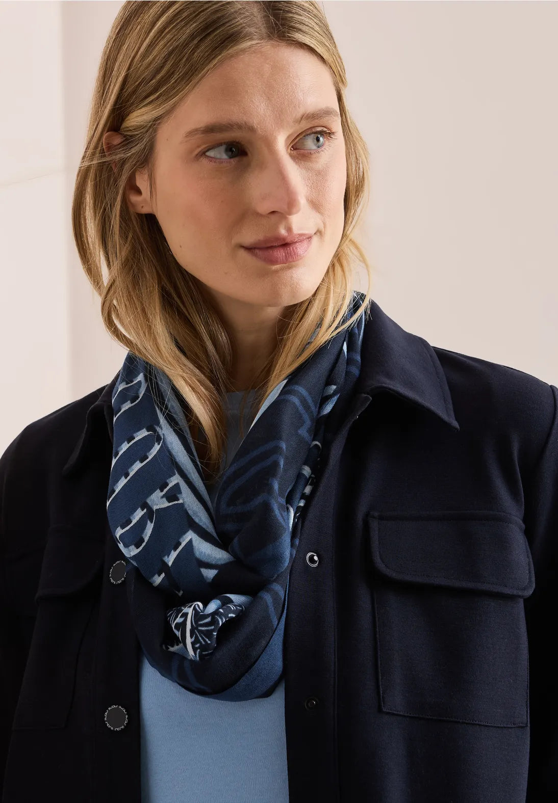 Cecil Print Loop Snood In Universal Blue