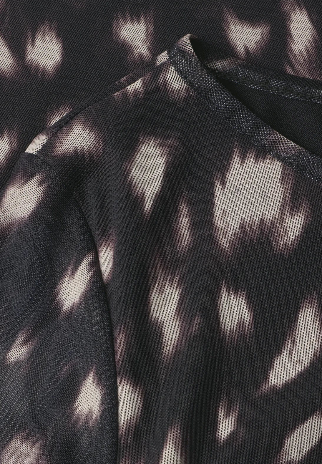 Patterned mesh top in black & brown multi