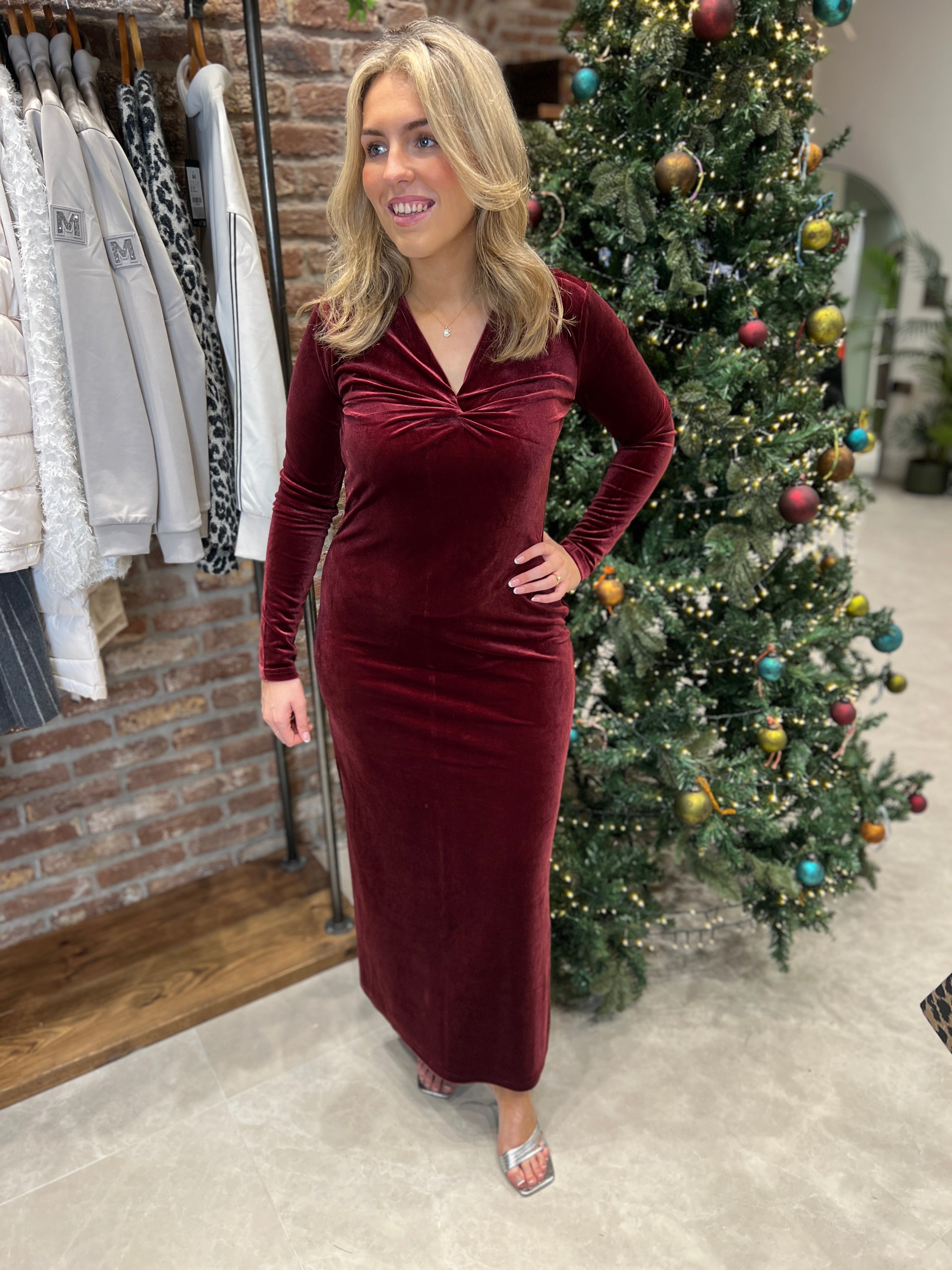 Culture Velour Dress In Zinfandel