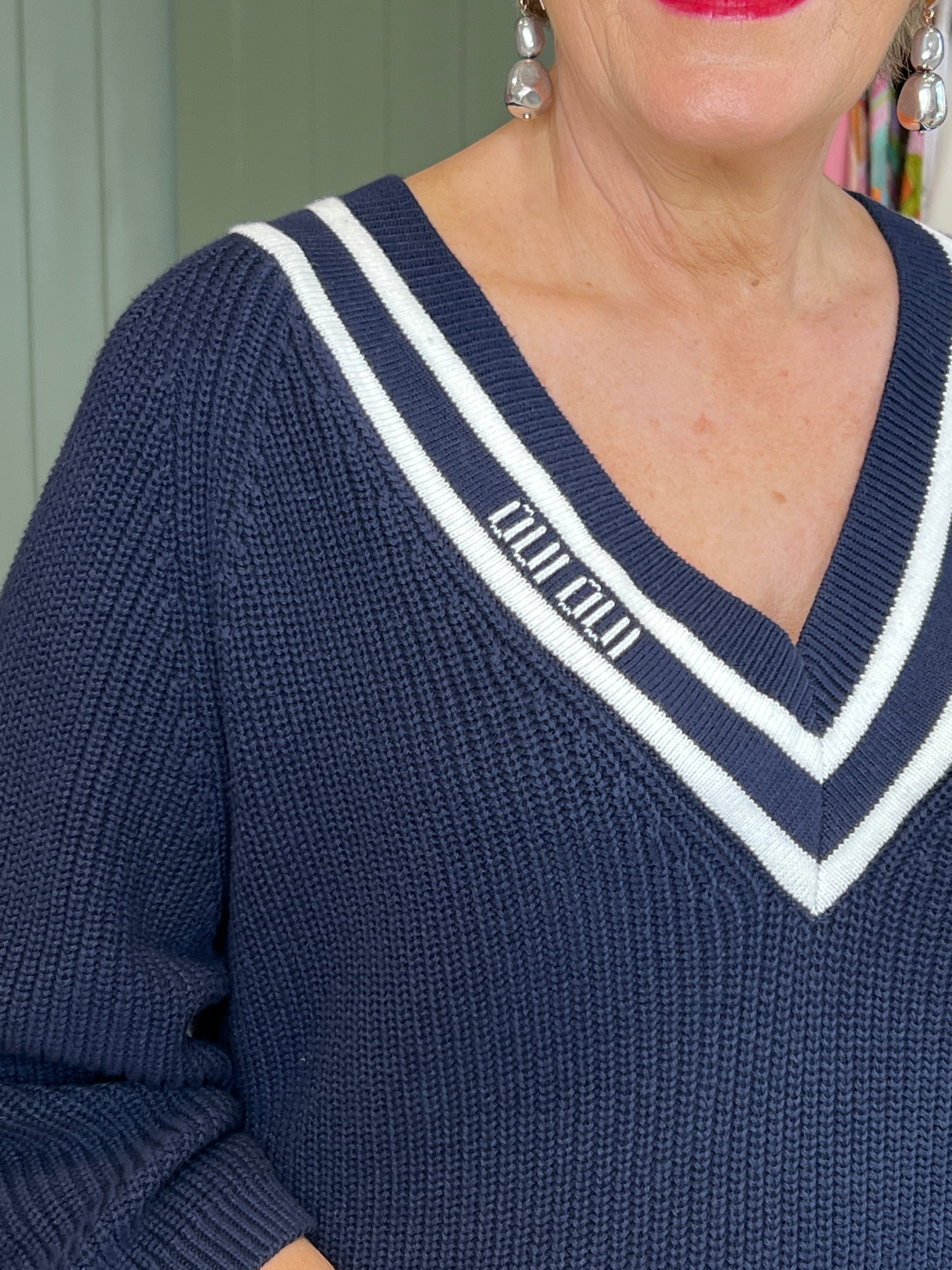 Oui Ribbed Pullover In White & Navy
