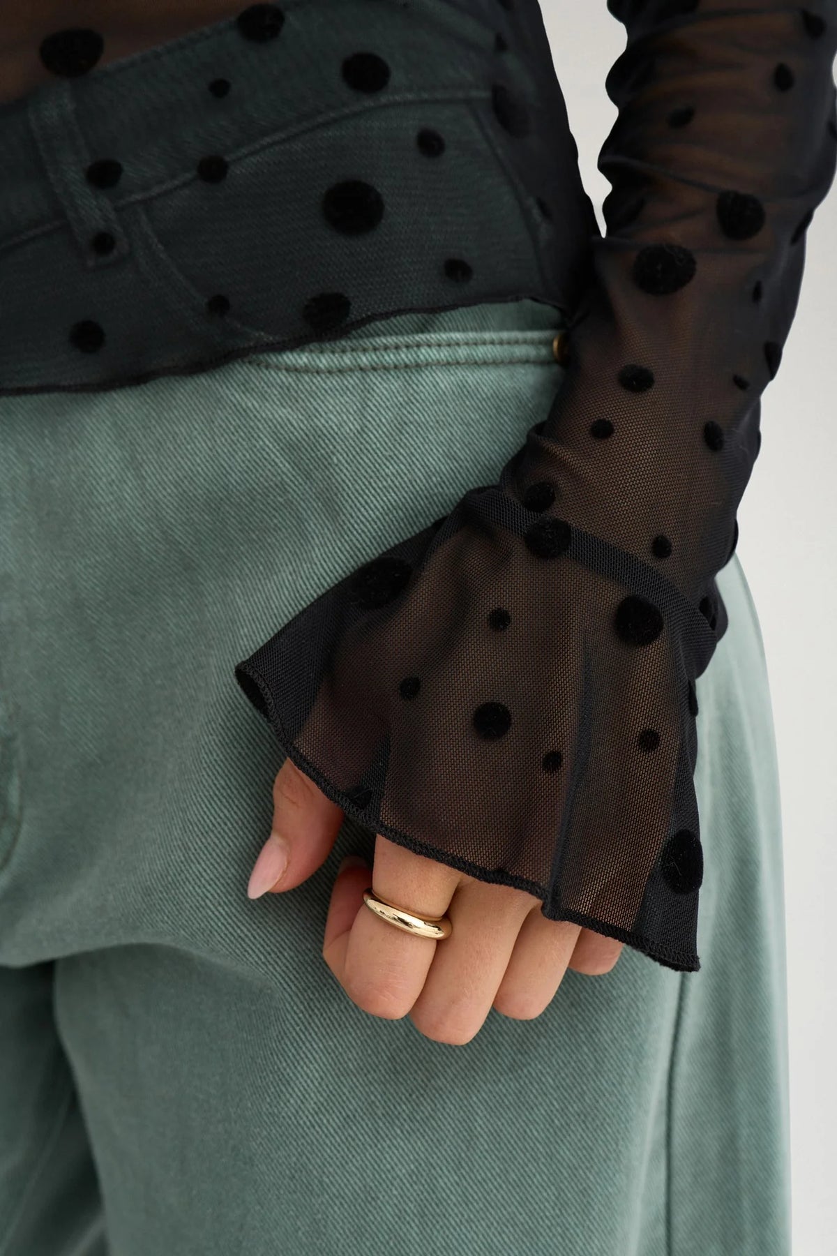 Nuevita spot mesh top in black