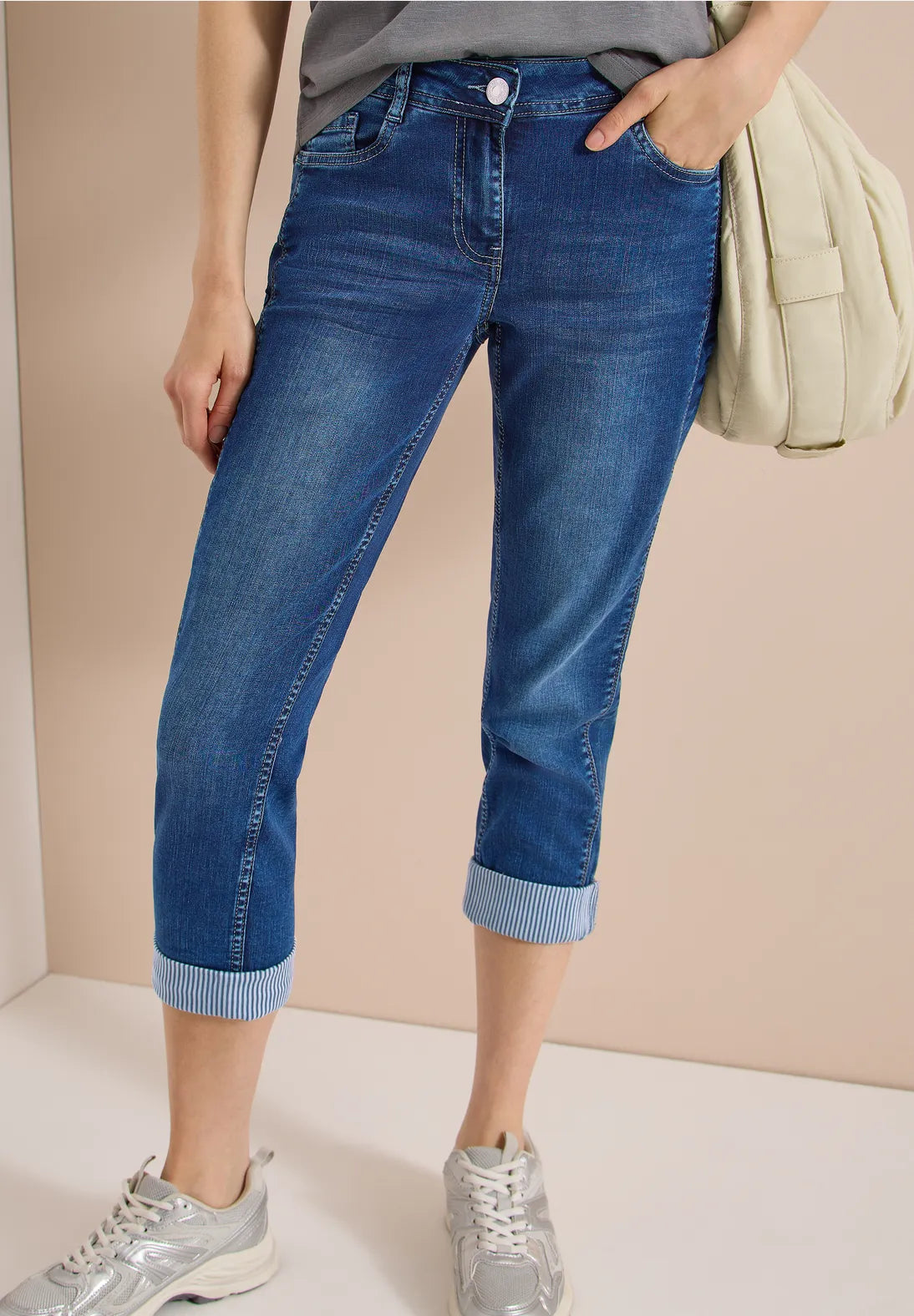 Cecil Scarlett Denim jeans In Mid Blue Wash Shirt
