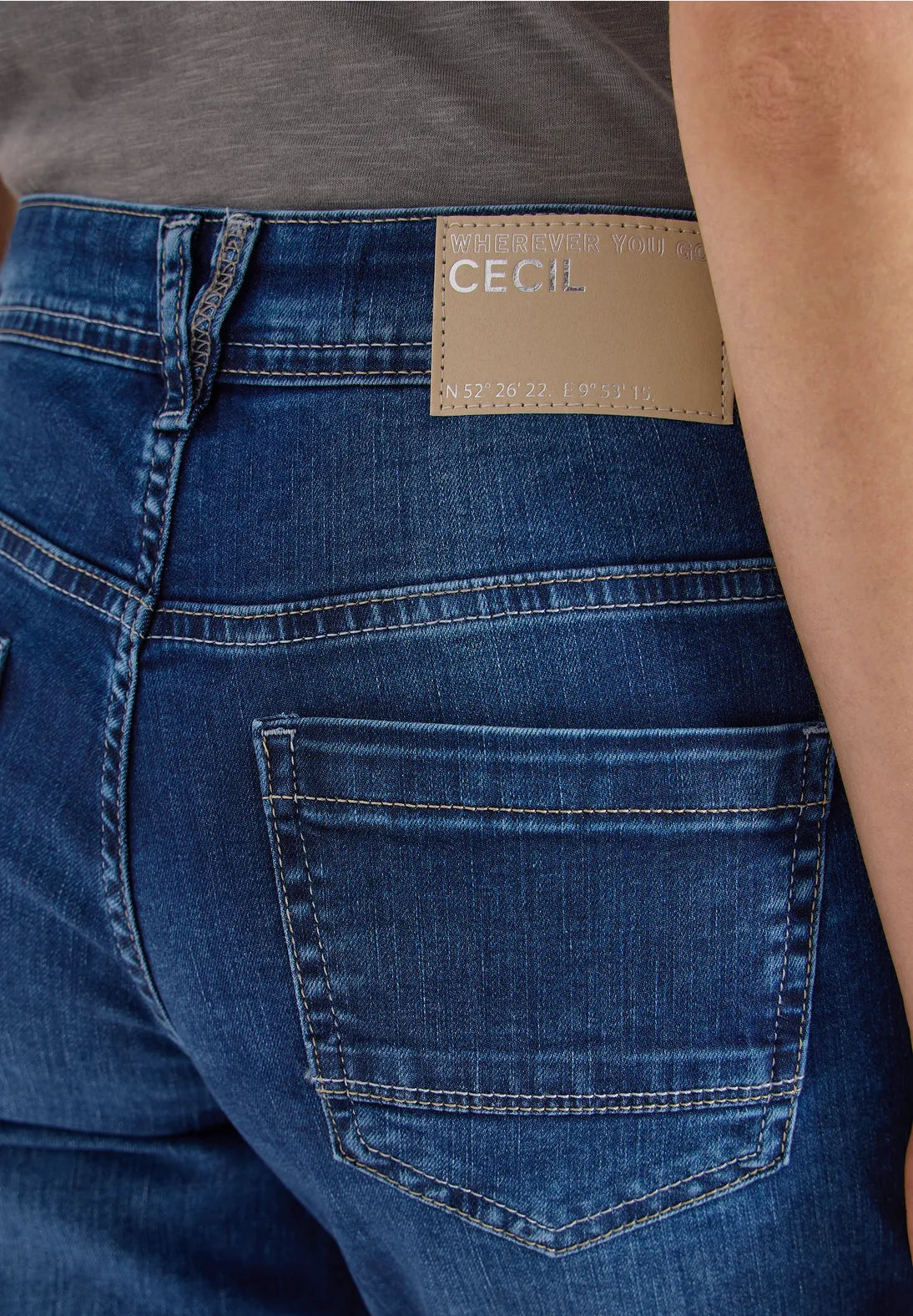 Cecil Scarlett Denim jeans In Mid Blue Wash Shirt