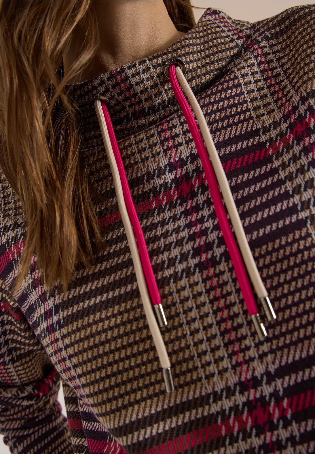 Check jacquard funnel neck in dark toffee brown