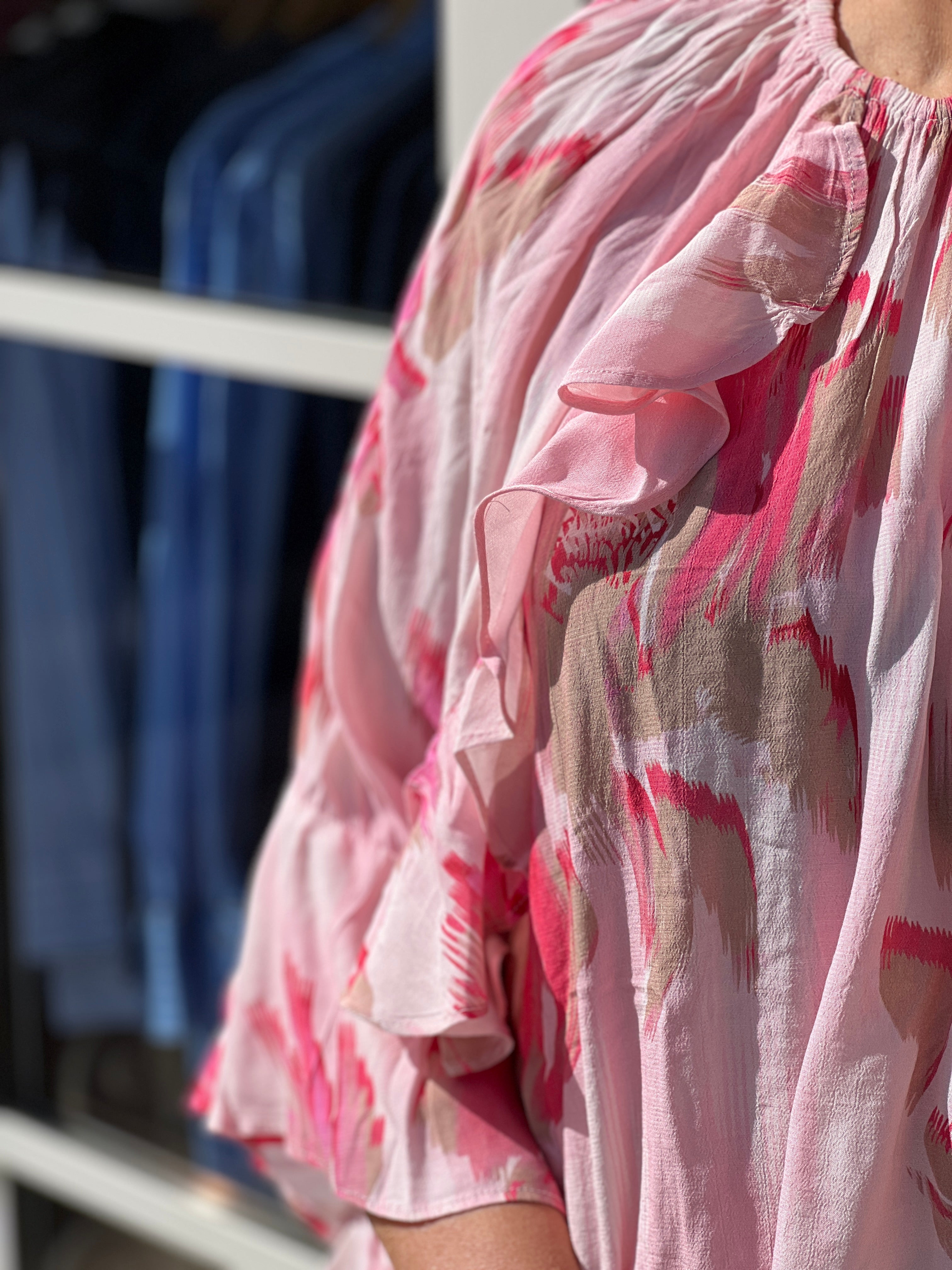 Saint Tropez shaded floral blouse In Pink