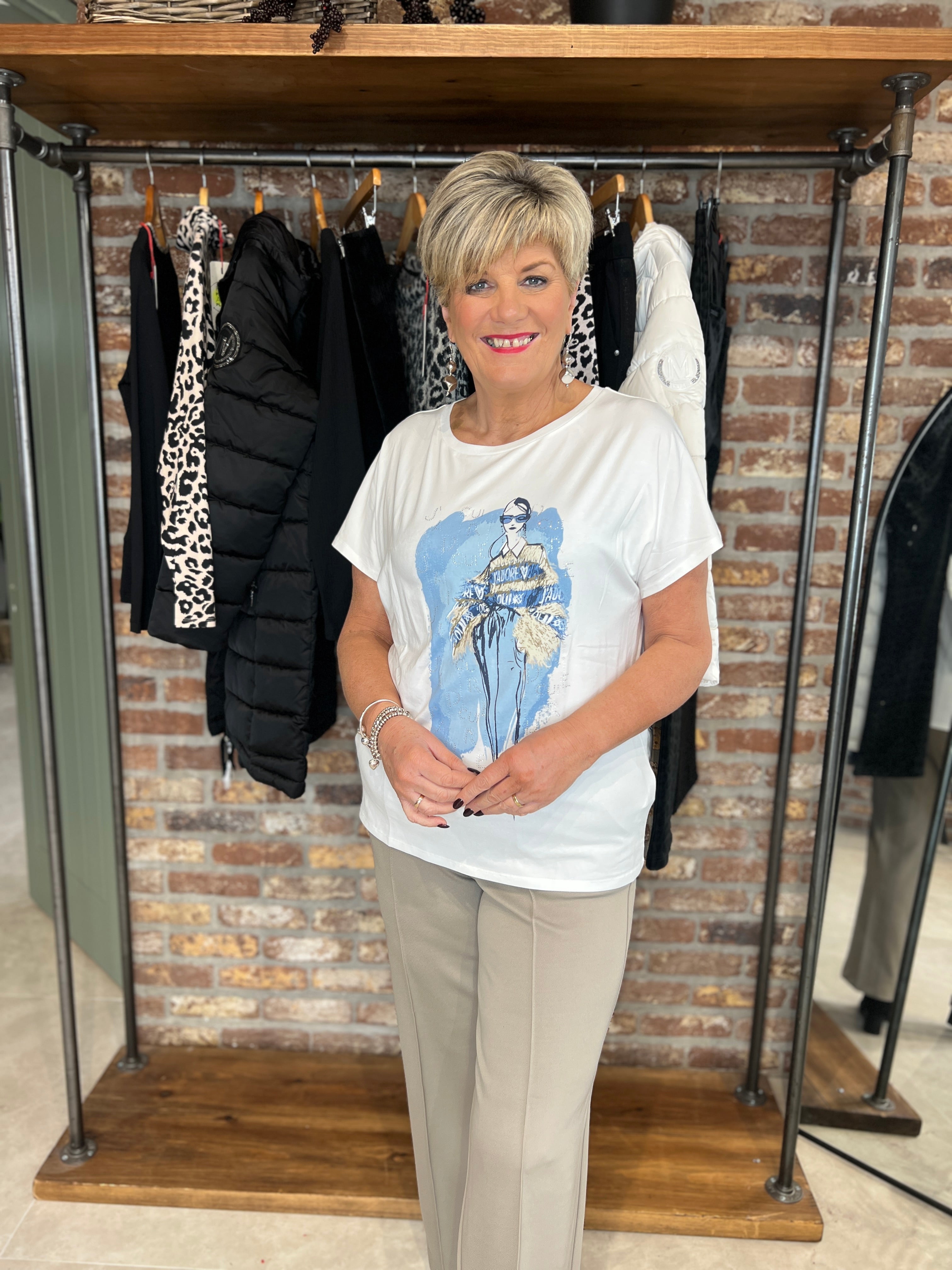 Oui  T-shirt With Lady Print In Cloud Dancer