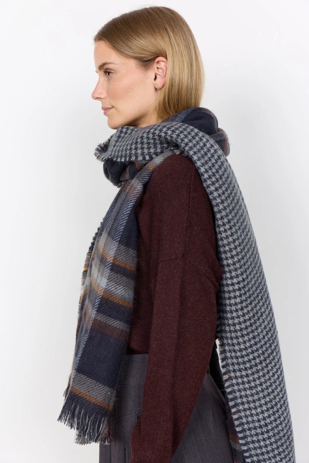 Soya Concept Hanan scarf in navy