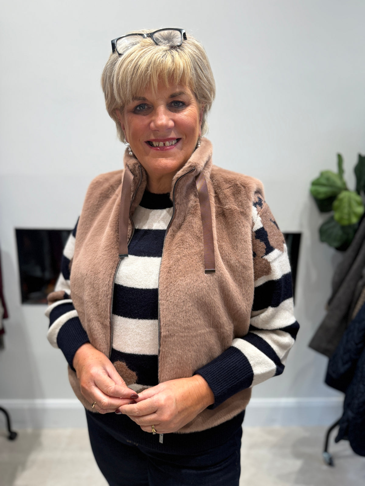 Faux fur waistcoat in tiramisu