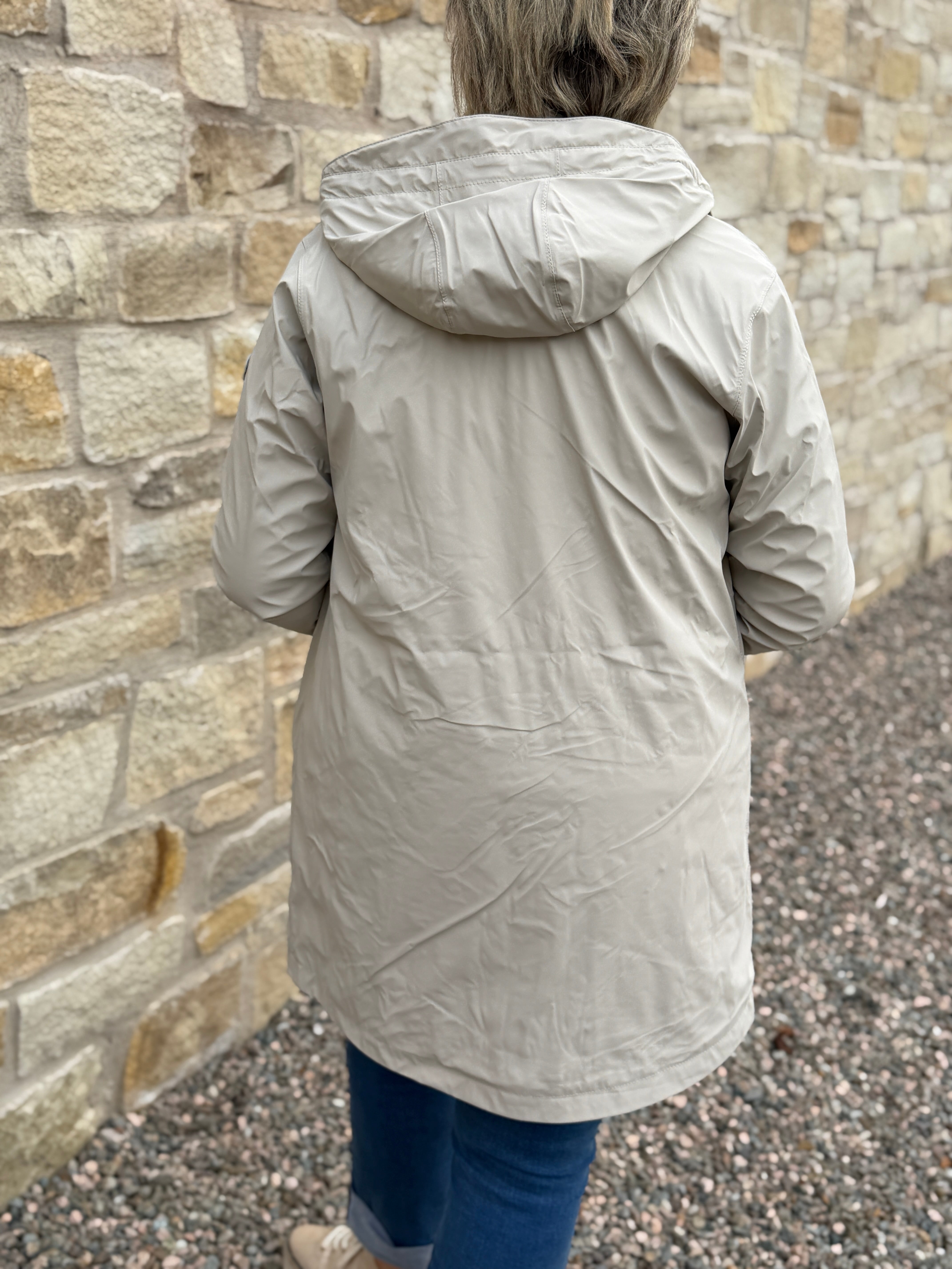 vand raincoat in Stone Grey