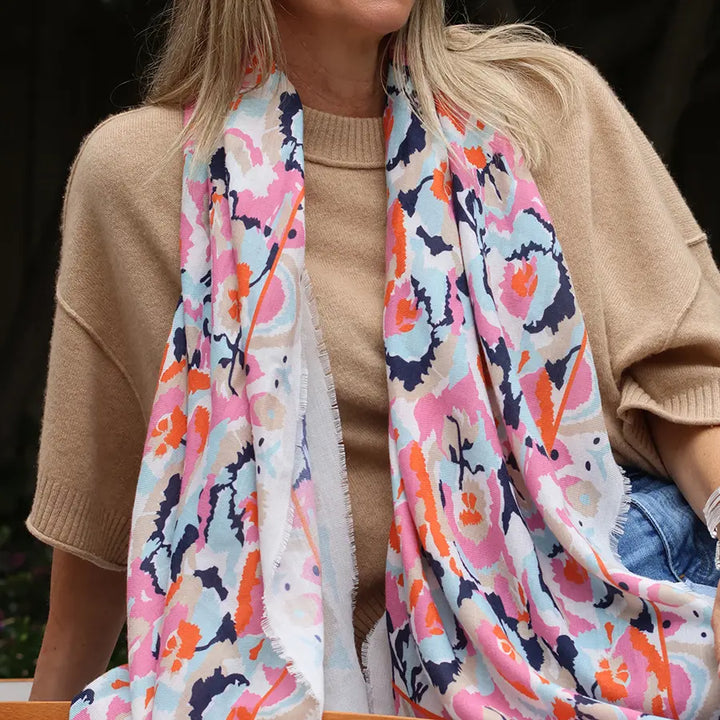 Pom abstract Print Scarf In white & coral