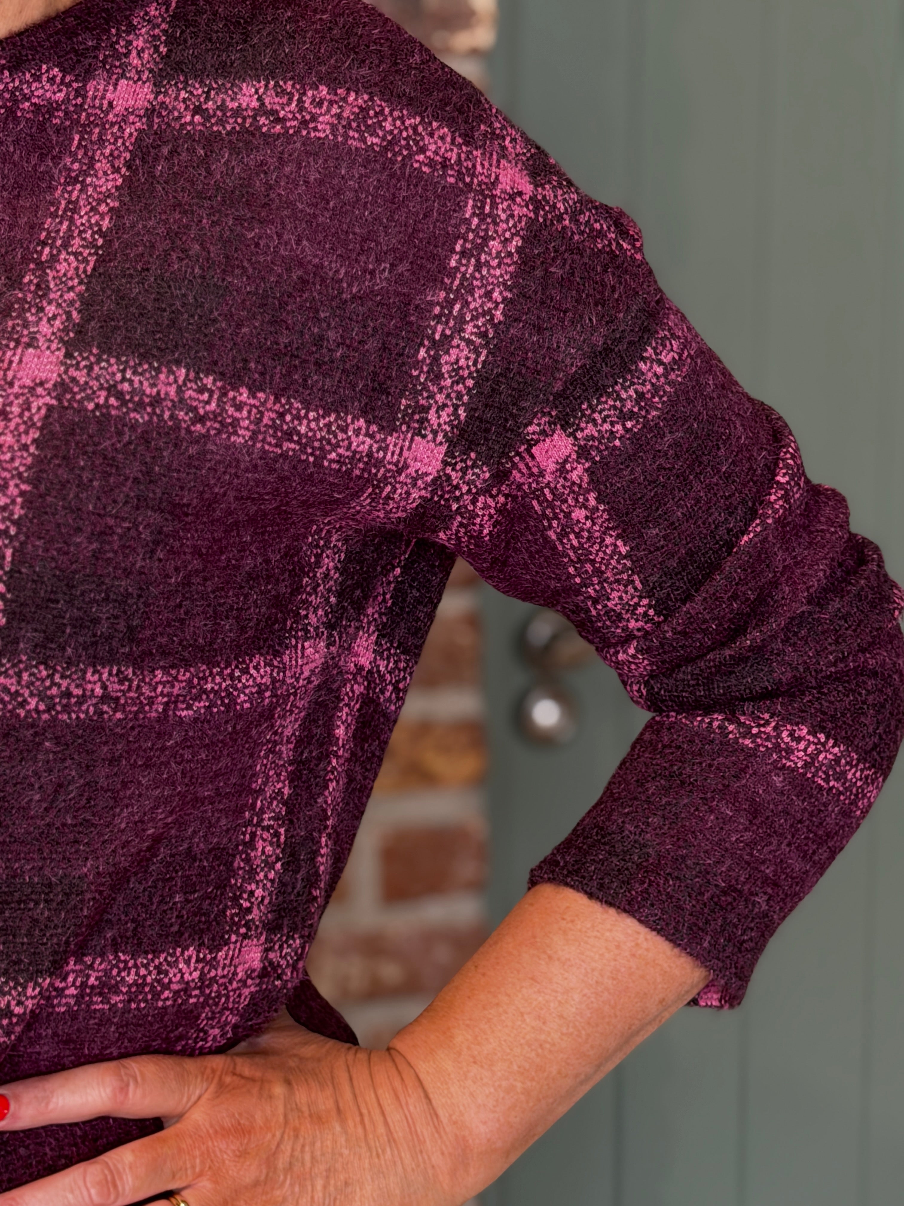 Checked pullover in rustic rouge