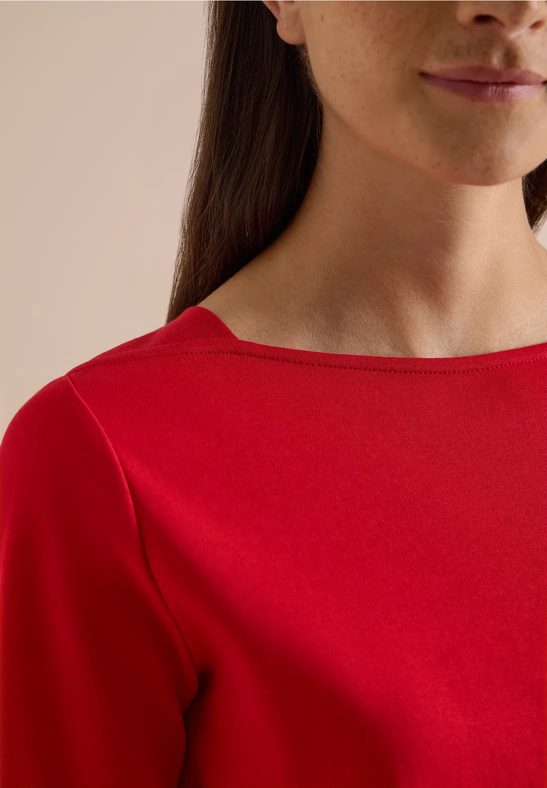 Basic boatneck top in flame red