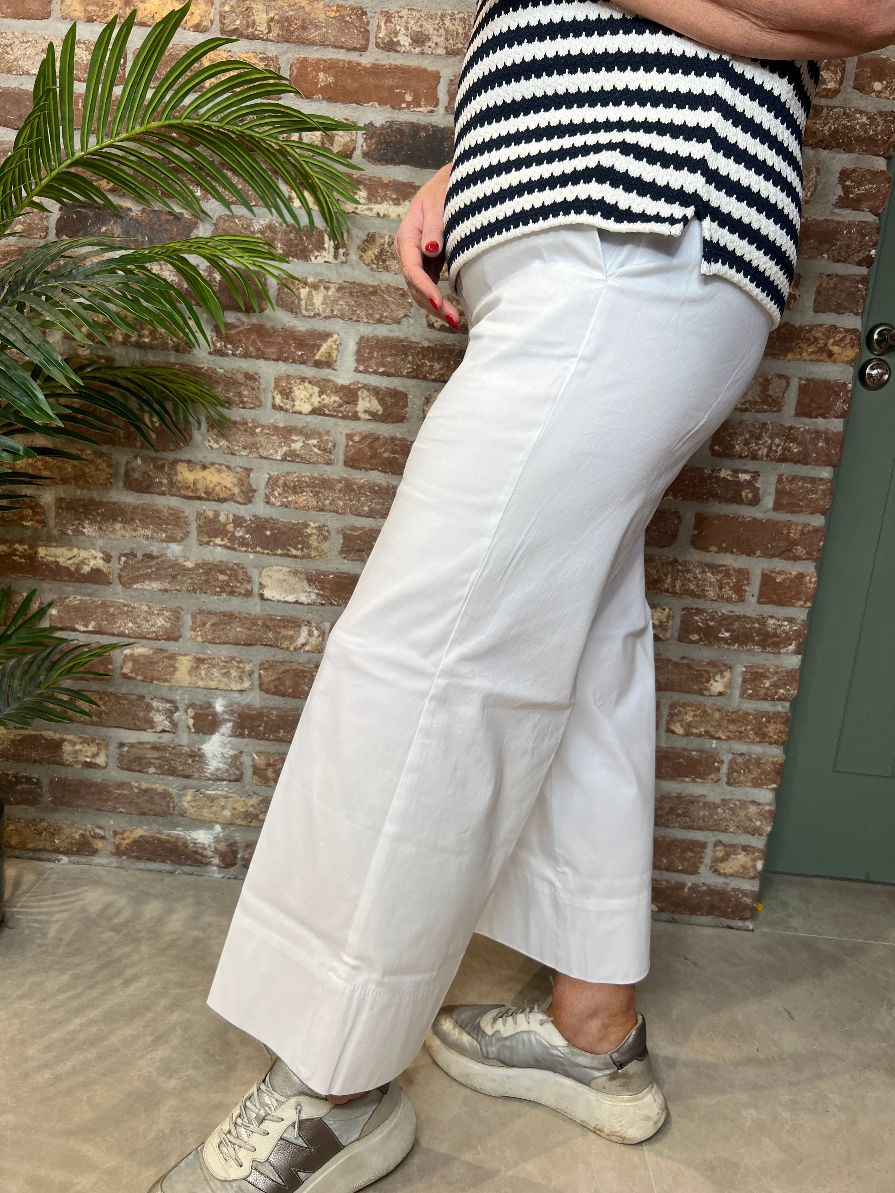Stehman Fabienne Light Weight Wide leg Trousers In white